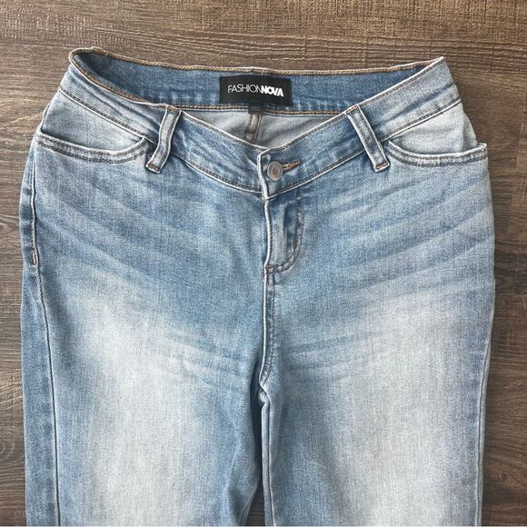 Fashion Nova Straight Leg Jeans - Size 3 - Picture 3 of 12